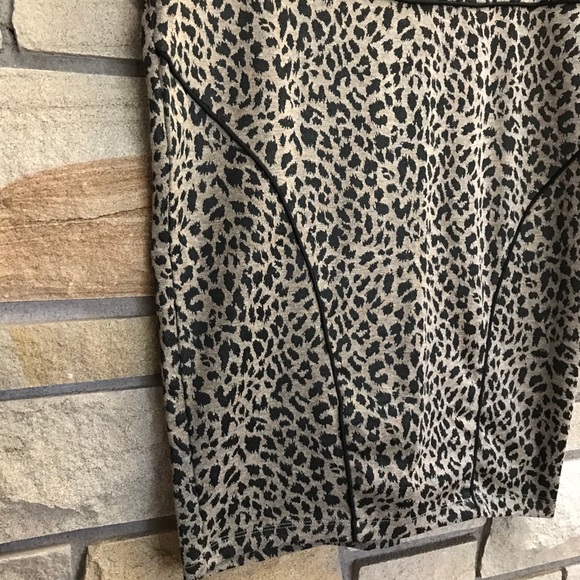 Forever 21 Plus Leopard Print Pencil Skirt XL - Picture 4 of 6